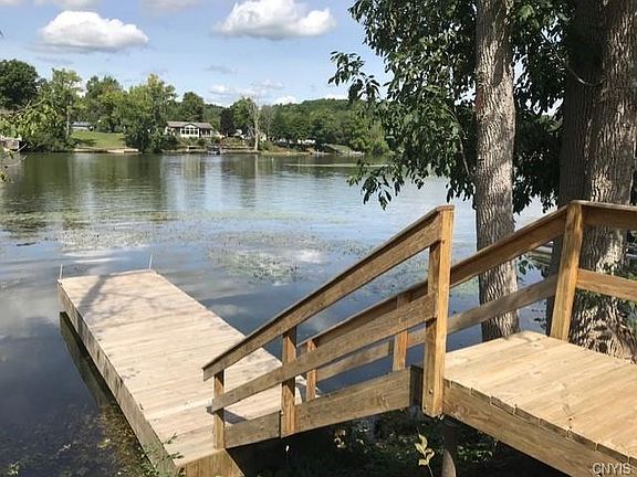 3rd image of 11 Waterfront Dr