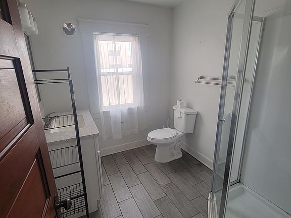 3rd image of 117 E Hillsdale St #B