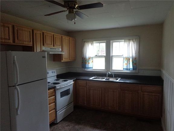 5th image of 109 Lynn Ave