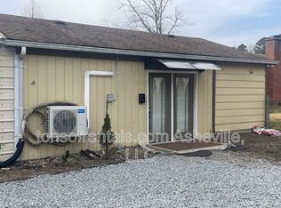 321 Lake Circle Dr #B, Hendersonville, NC 28792