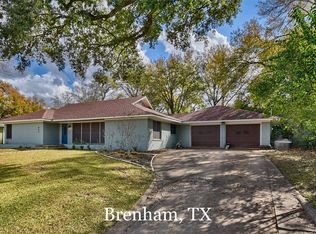 804 E Tom Green St, Brenham, TX 77833