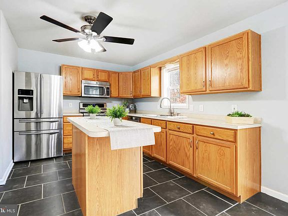 5th image of 2600 Perna Ln