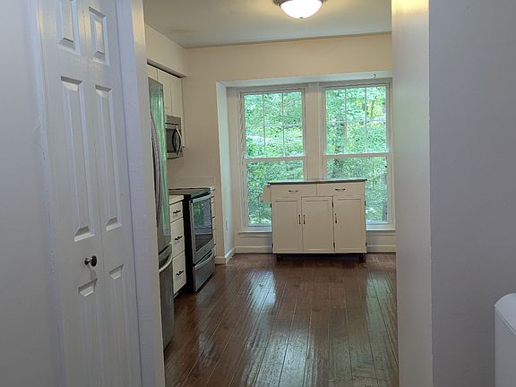 3rd image of 3087 Fennegan Ct