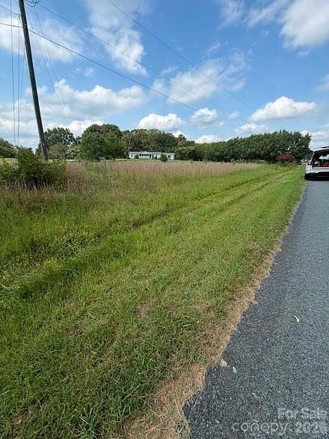 1st image of 709 Bruce Thomas Rd