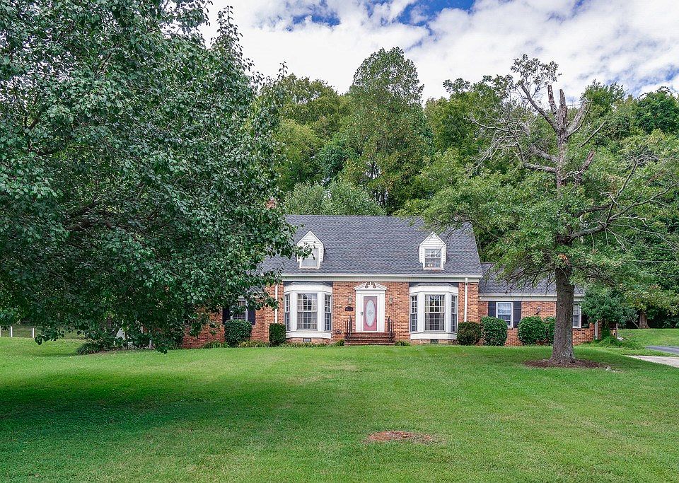 1st image of 110 Fairview Dr
