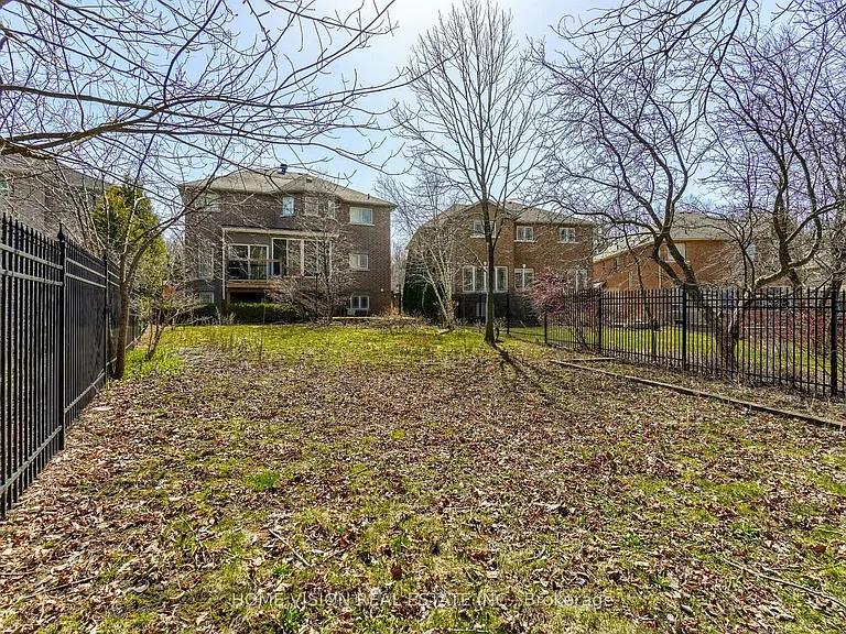 24 E Sandbanks Dr #BASEMENT — Photo 31