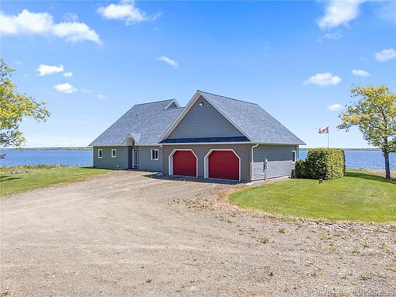 3rd image of 124 Winterport Way