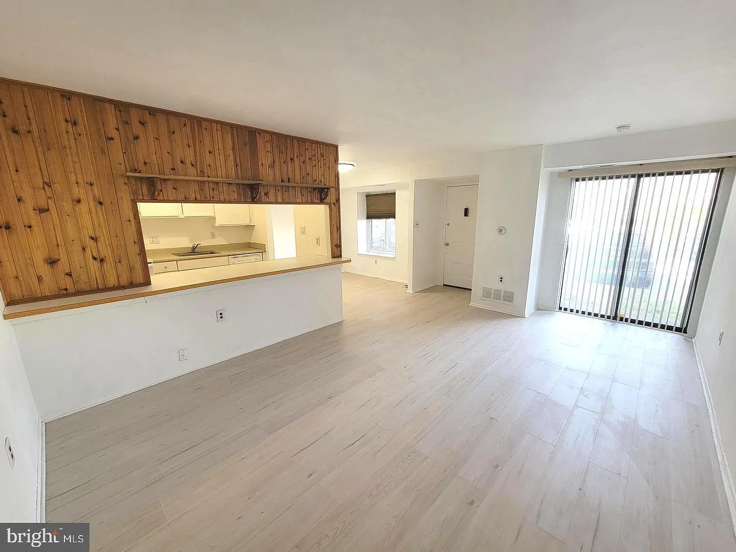 2 bed, 1.0 bath, 992 sqft, $1,800 — Photo 2