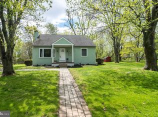 14 Greenwood Ave, Line Lexington, PA 18932