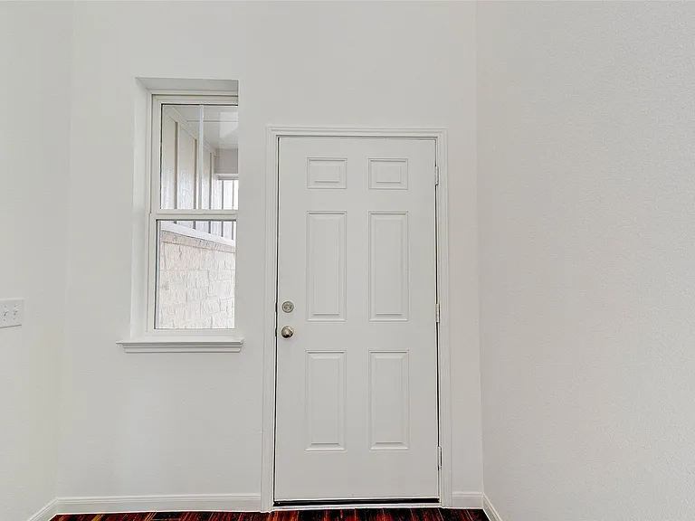 25821 Hedgerow Dr — Photo 7