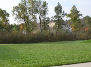 569 Emerald Pt, Kewaskum, WI 53040