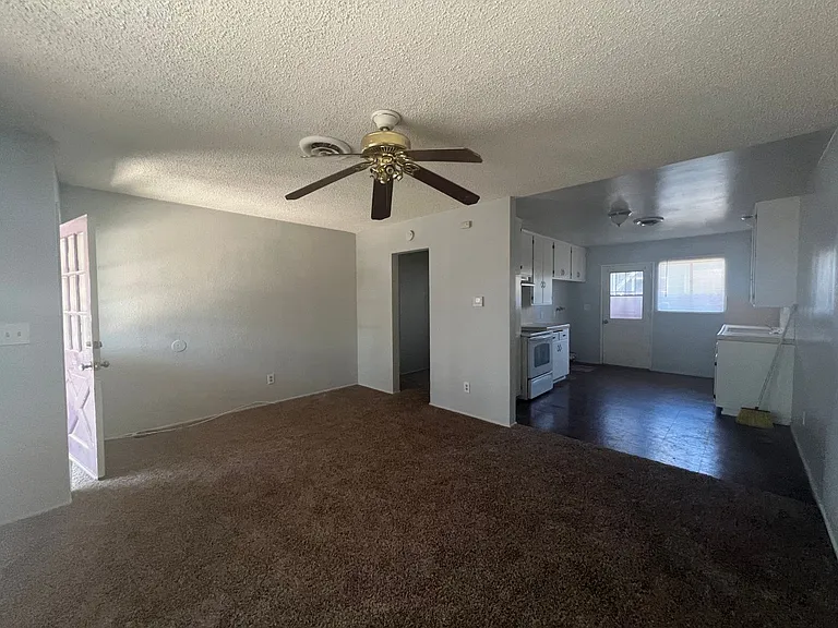 229 S Buena Vista St — Photo 40
