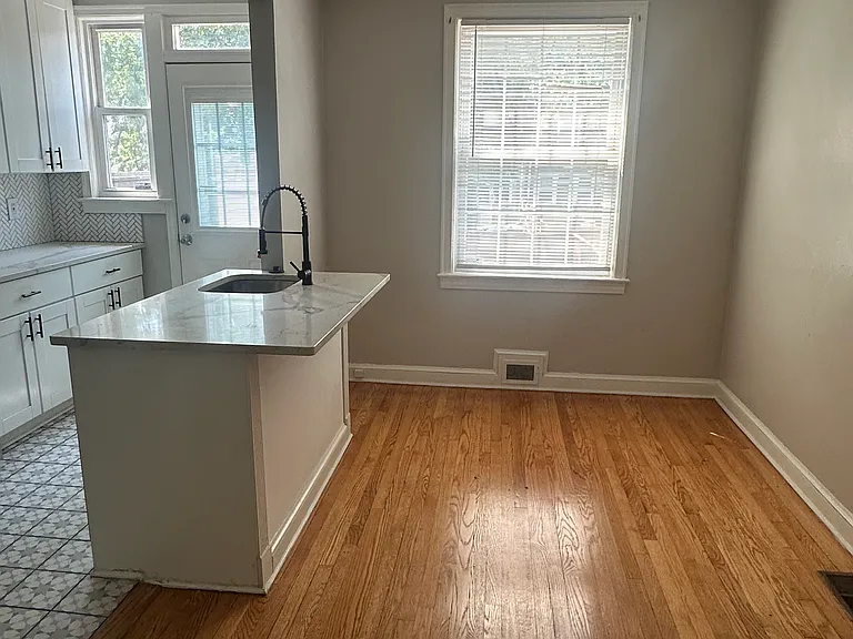 1769 Lang Pl NE — Photo 3