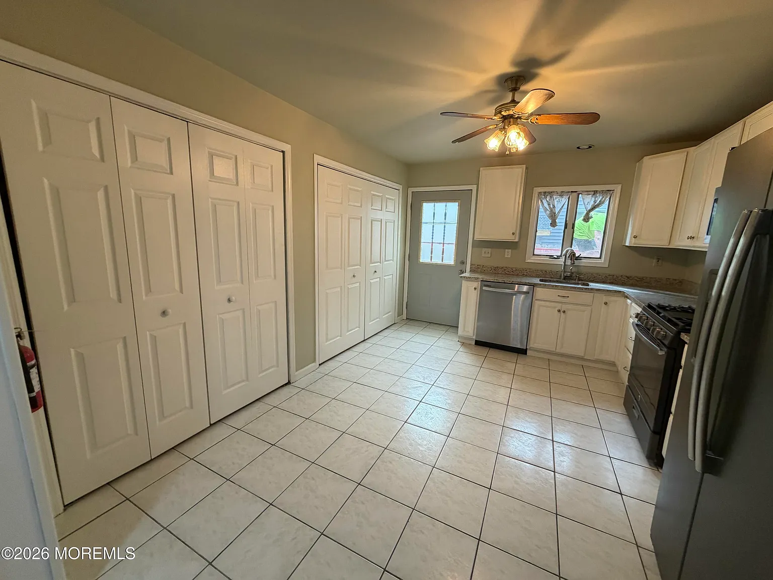 3 bed, 1764 sqft, $3,000 — Photo 3