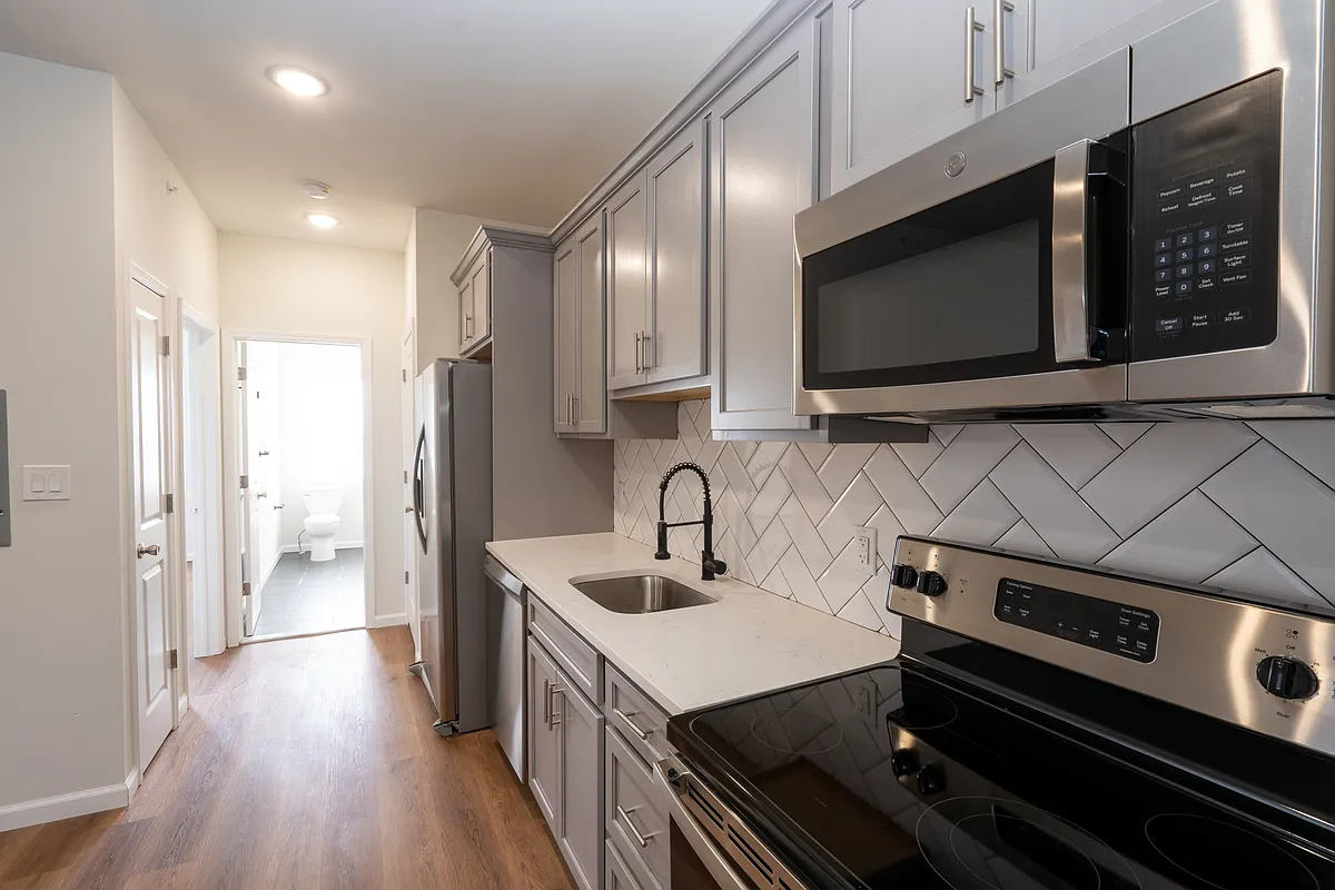 Building Photo - 72 Burroughs Pl #3