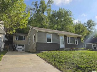 909 & 909-1/2 Meadow Ave, East Peoria, IL 61611