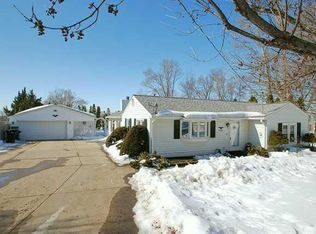2480 NE 51st Ct, Des Moines, IA 50317