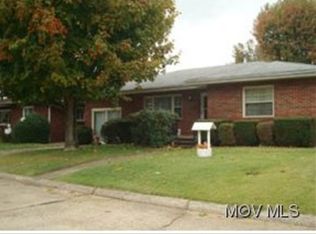 515 44th St, Vienna, WV 26105