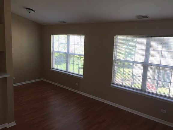 5th image of 1677 Carlemont Dr APT B