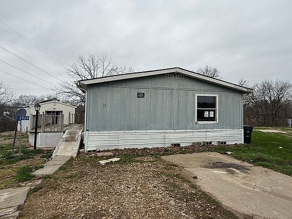 3rd image of 2569 Park Cir #2569