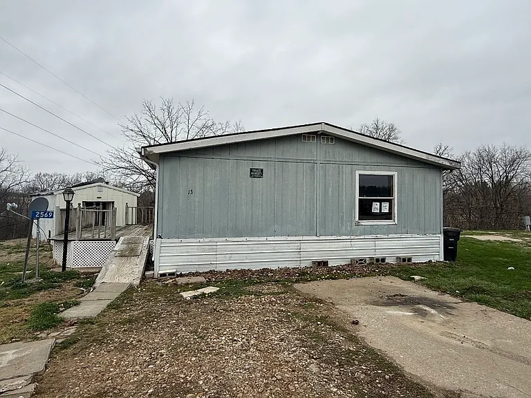 2569 Park Cir #13 — Photo 3