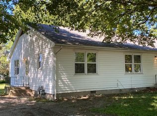 209 S West A St, La Place, IL 61936
