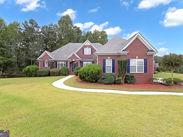5655 Toccoa Dr, Douglasville, GA 30135
