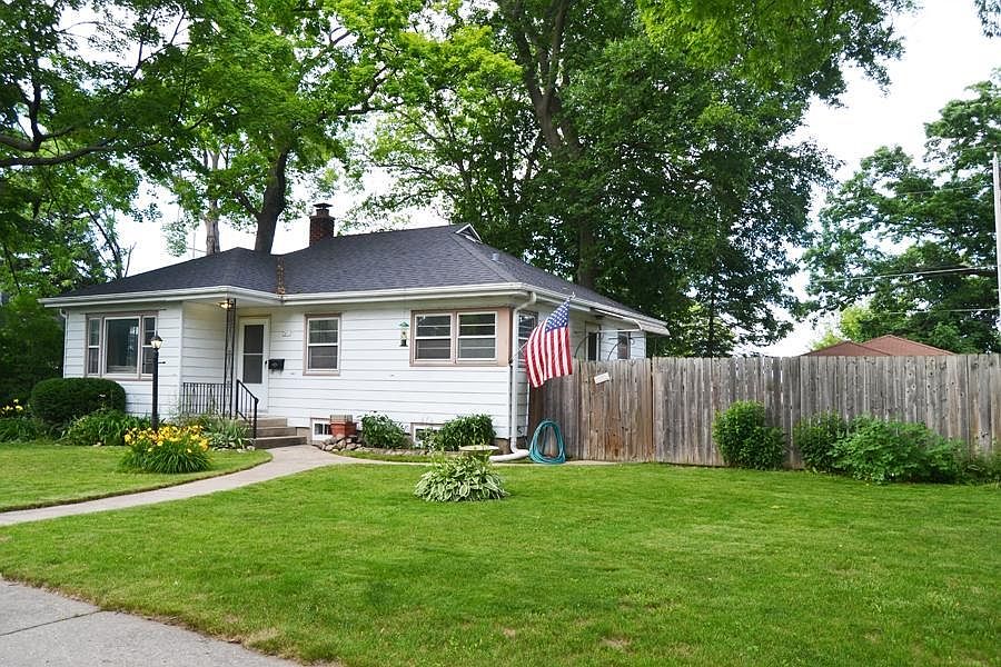 1st image of 6976 W Medford Ave