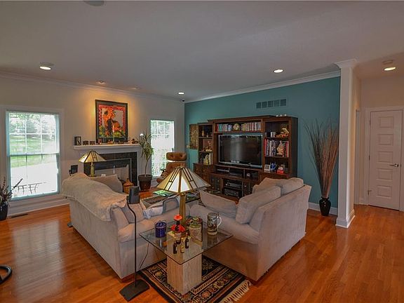 5th image of 11 Sorrento Dr