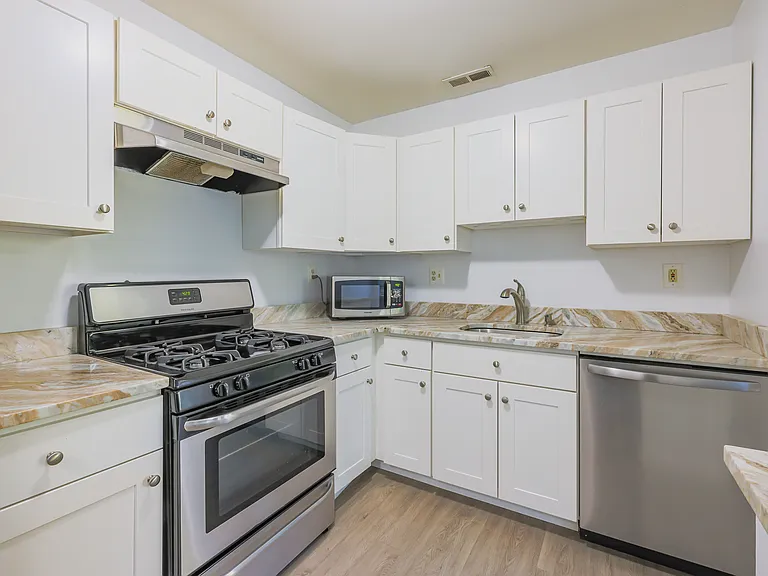 404 Diamond Dr #404 — Photo 7