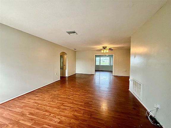 4th image of 7607 Vienna Ln