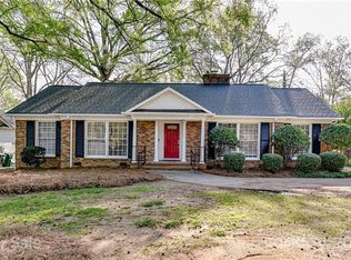 5639 Sharon Rd, Charlotte, NC 28210