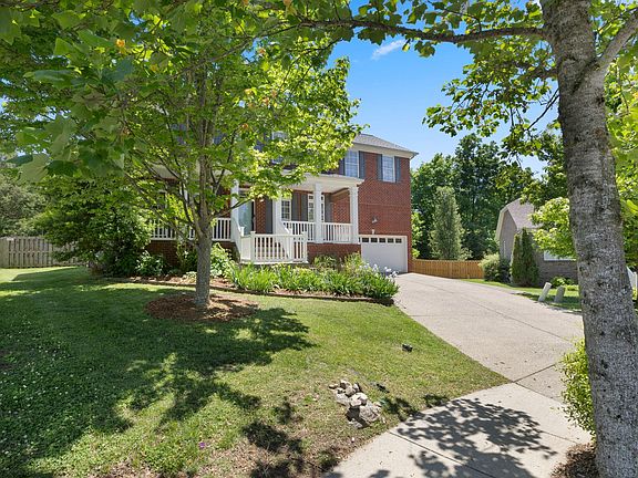 4th image of 916 Inglenook Ct
