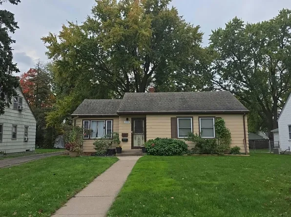 2084 Ames Ave, Saint Paul, MN 55119