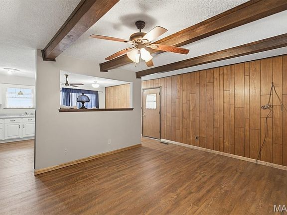 3rd image of 1004 Barton Rd