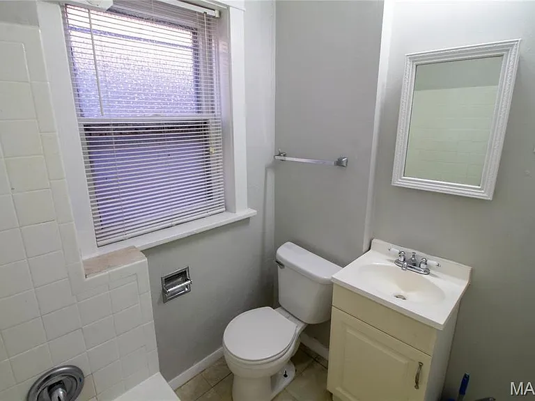 2852 Shenandoah Ave #2W — Photo 8