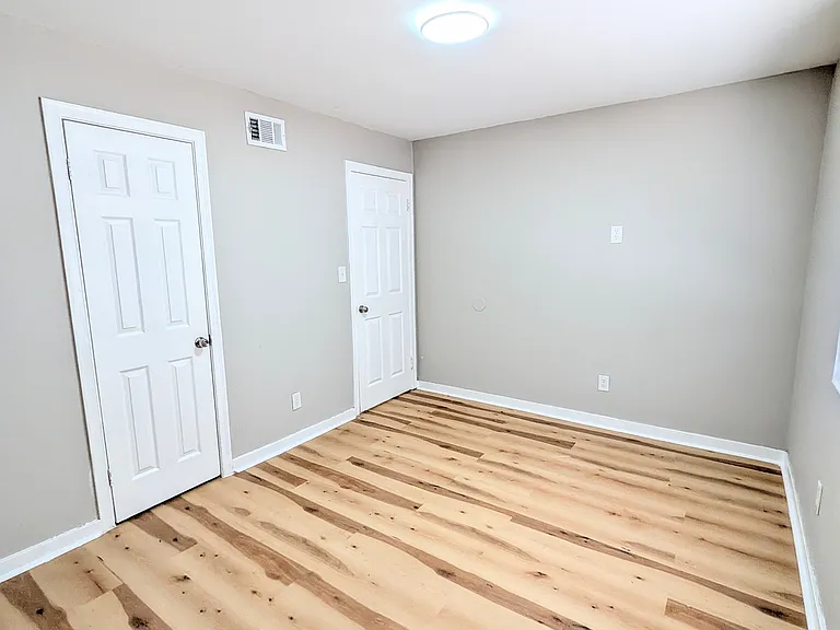 4855 College St #7 — Photo 13