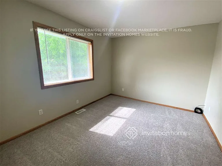 10128 45th Pl NE — Photo 10