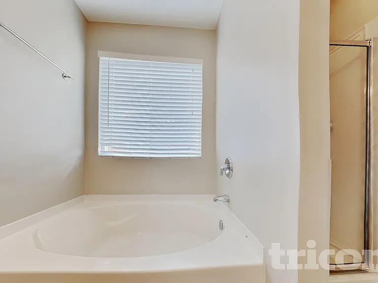 5004 Millpond Ct — Photo 10