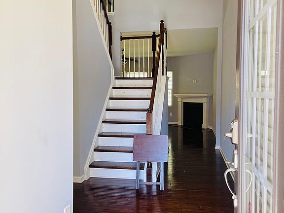 2nd image of 2215 Tanners Mill Dr