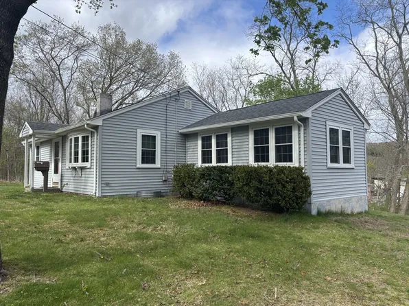 6 Pleasant St, Blackstone, MA 01504