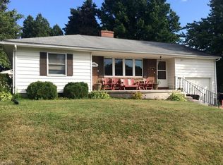722 Sunset Dr, Lisbon, OH 44432