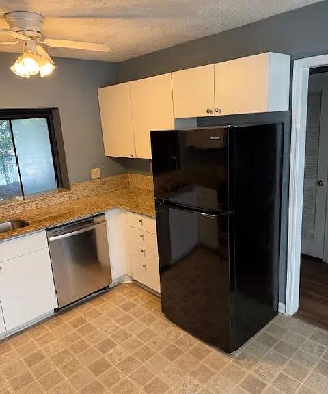 1205 Oakplace Dr SW #A — Photo 4