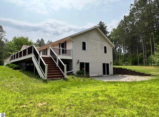 6662 E 26 1/4 Rd, Cadillac, MI 49601