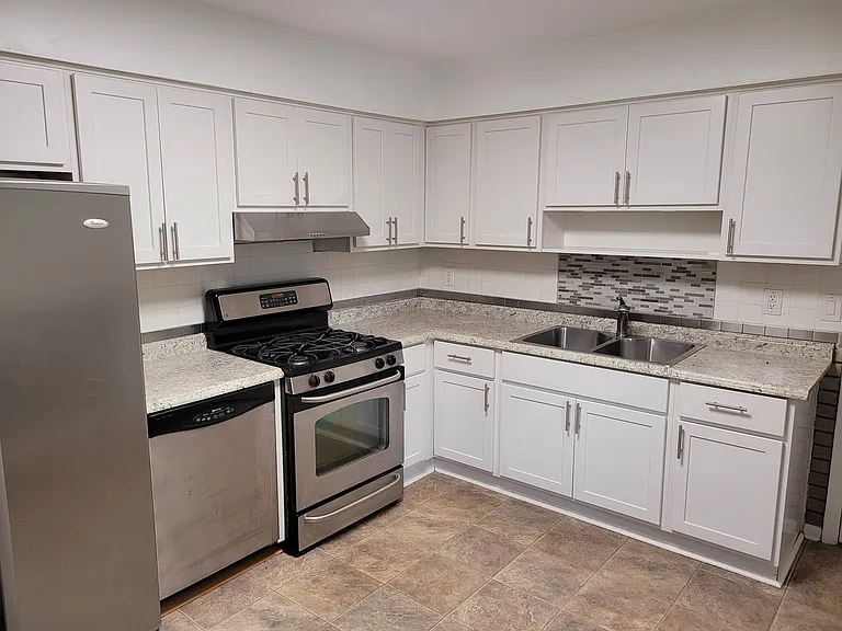 1207 Lakeview Dr — Photo 33