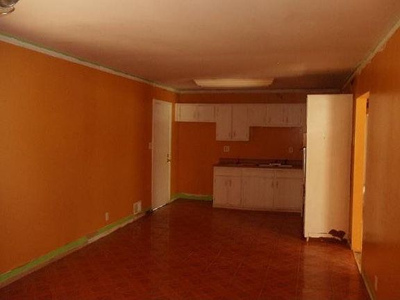 5th image of 6123 Hickory Dr