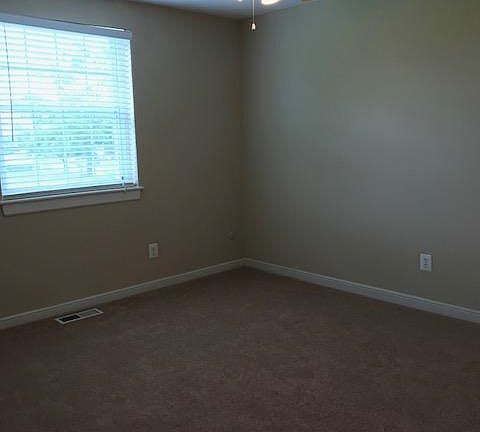 3rd image of 1806 English Ct