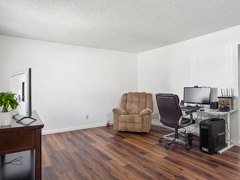 1016 E Mallon Dr #A — Photo 7