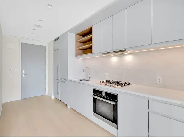550 Vanderbilt Avenue image 1 of 11