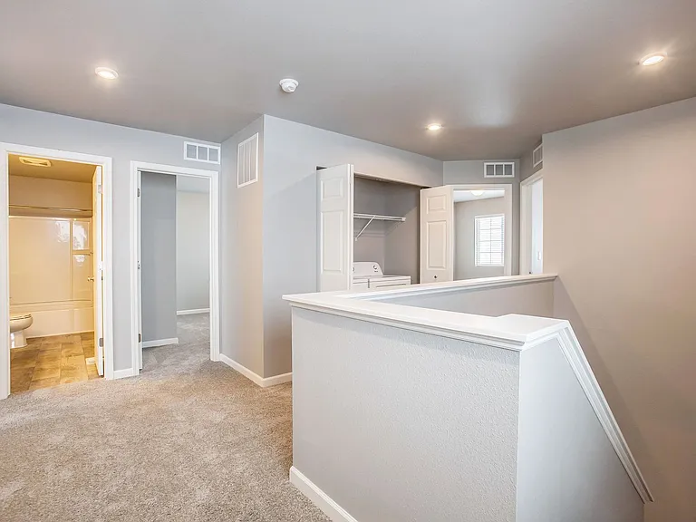 2401 Richardson Ct — Photo 14
